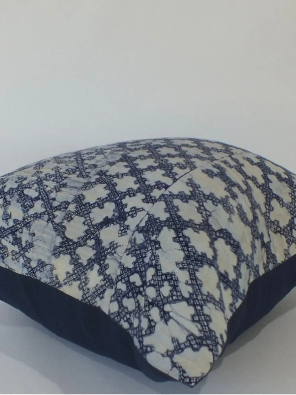 Width: 18 in, Length: 18 in